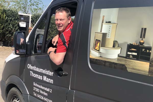 Thomas Mann im Fahrzeug, Foto: Kaminstudio Verden